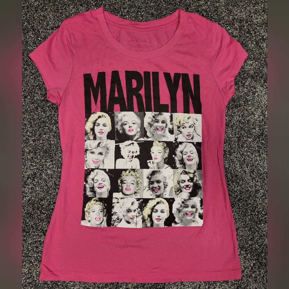 Faces of Marilyn Monroe Graphic Tee Large